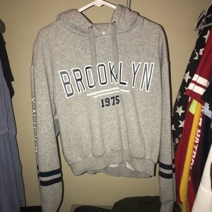 Brooklyn 1975 Cropped Hoodie